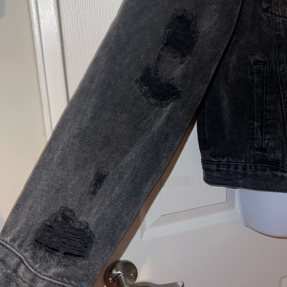 Distressed jean jacket - Picture 7 of 10
